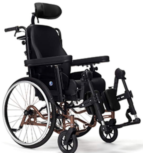 Fauteuil roulant de confort Inovys II Evo de Vermeiren, avec appui-tête, accoudoirs et repose-jambes réglables
